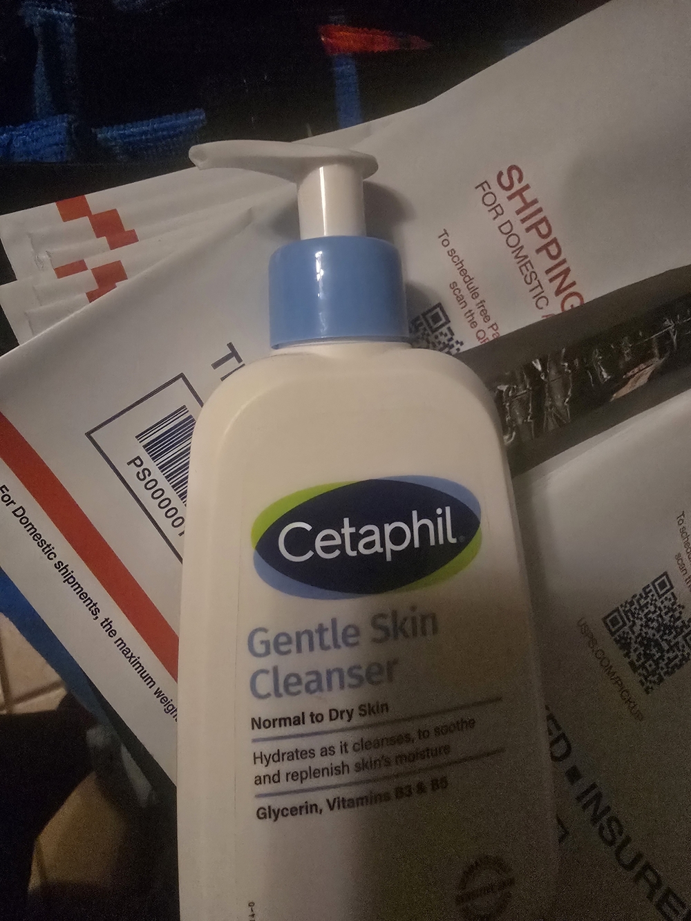 Gentle Skin Cleanser - White with Blue Pump - Picture 1 of 1